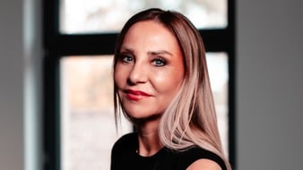 Bio Medical Company GmbH: Traum oder Realität? Jugendliche Haut ohne Nebenwirkung in 30 Minuten – was hinter der nadelfreien Verjüngung steckt