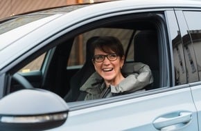 Omaze: Vom Schreibtisch auf die Überholspur: Vertriebsassistentin gewinnt VW Golf 8 GTI Clubsport und 150.000 Euro