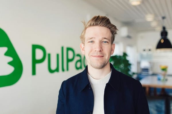 En bild som visar Människoansikte, person, klädsel, person

AI-genererat innehåll kan vara felaktigt.