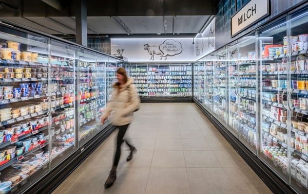 EDEKA, Molkereien und Wissenschaft bündeln Kräfte für klimafreundlichere Milchproduktion