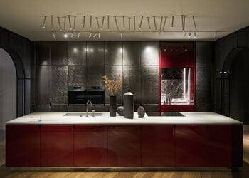 This exhibition presents a seamless integration of technology and design as well as an expanded range of possibilities for elevating the modern kitchen with its SKS and LG built-in lineup.