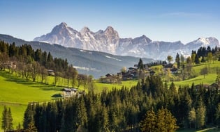 Österreichs Wanderdörfer: Acht eindrucksvolle Frühlingswanderungen und Weitwanderungen zum Saisonstart