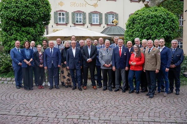 Gipfeltreffen von ASB, DRK, Johanniter-Unfall-Hilfe, Malteser Hilfsdienst und DLRG auf der RETTmobil 2026: "Für die Gefahrenabwehr brauchen wir Planungssicherheit"