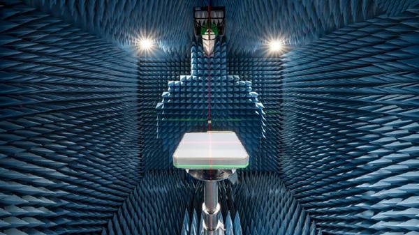 planar-antenna-array-measurement-scene-photo-rohde-schwarz_200_120159_960_540_5.jpg