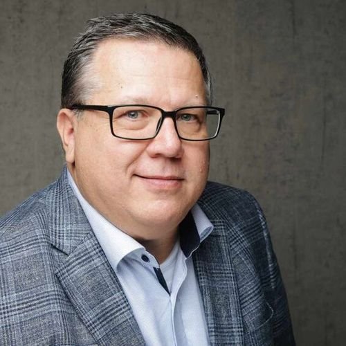 Manufacturing 2026: KI transformiert die Fabrik – und die Arbeit selbst